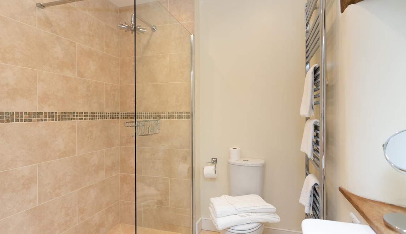 The ground floor bedroom has the bonus of an en suite wet-room so it is ideal for any guests with mobility problems.
