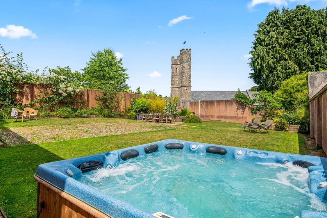 End the day with a dip in the bubbling hot tub.