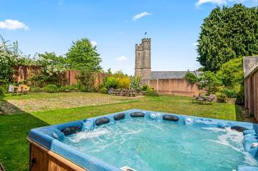 End the day with a dip in the bubbling hot tub.