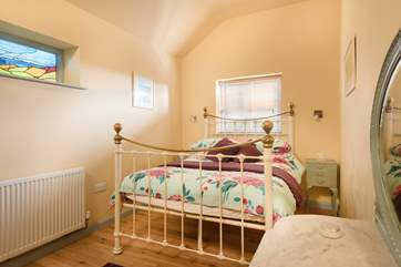 The pretty bedroom.