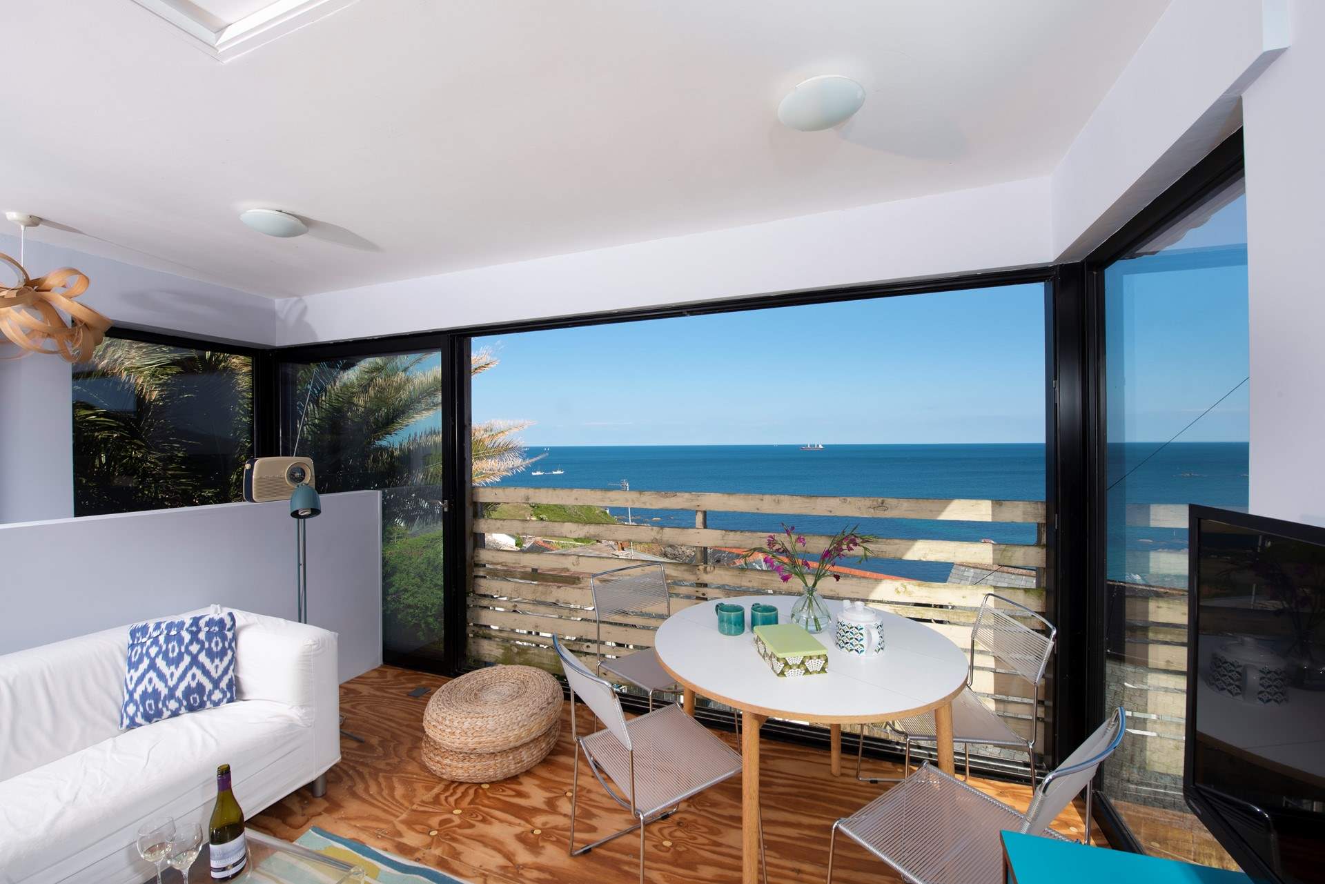 Coastal calm meets retro charm.