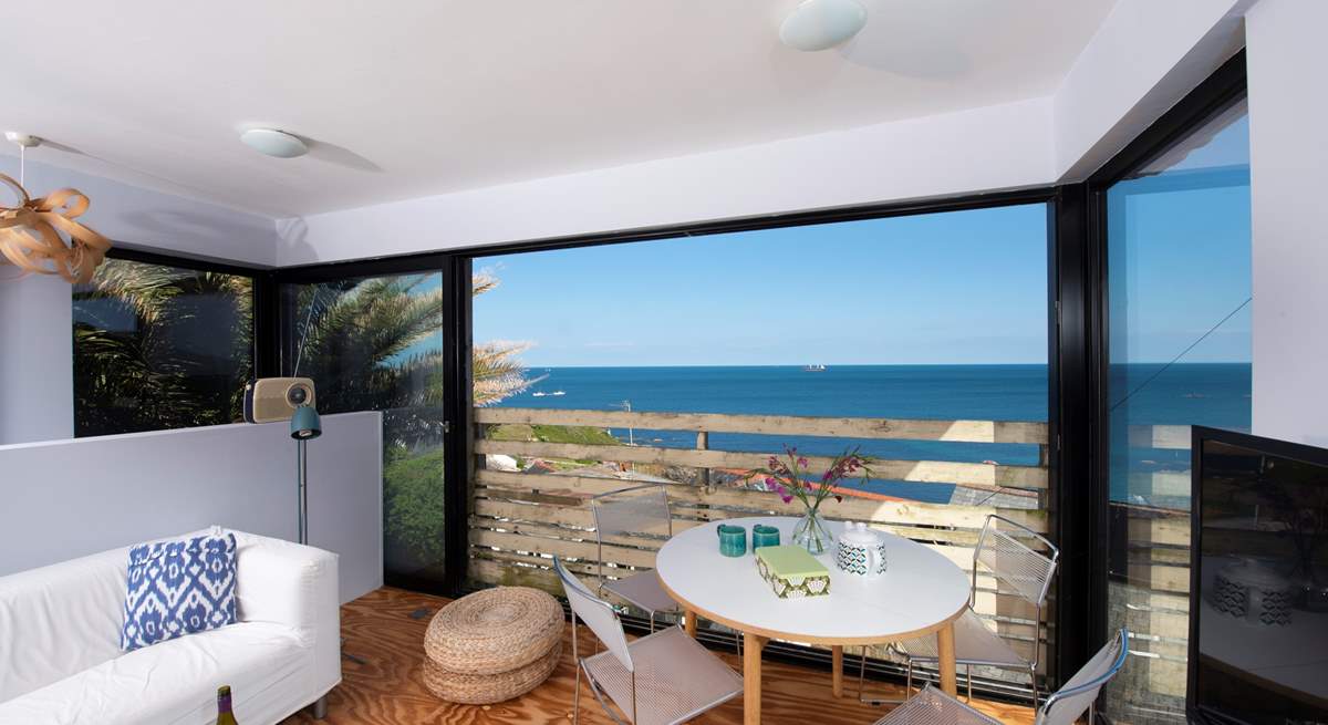 Coastal calm meets retro charm.