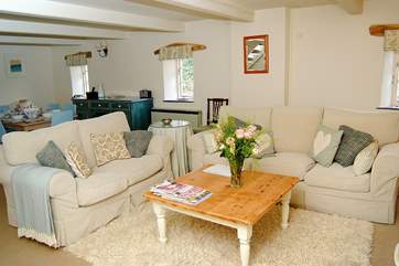 Looking into the living-room from the kitchen in Medlar Cottage (2595).