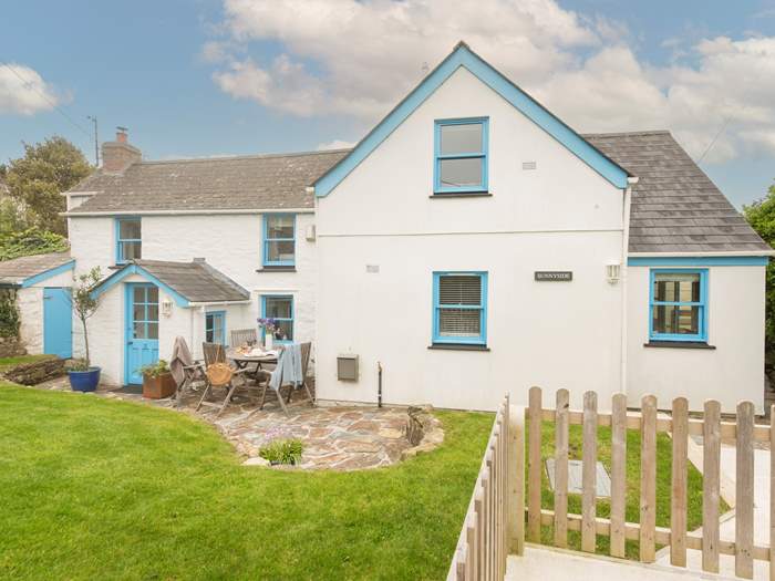 Sunnyside Cottage, Sleeps 5 in Perranporth