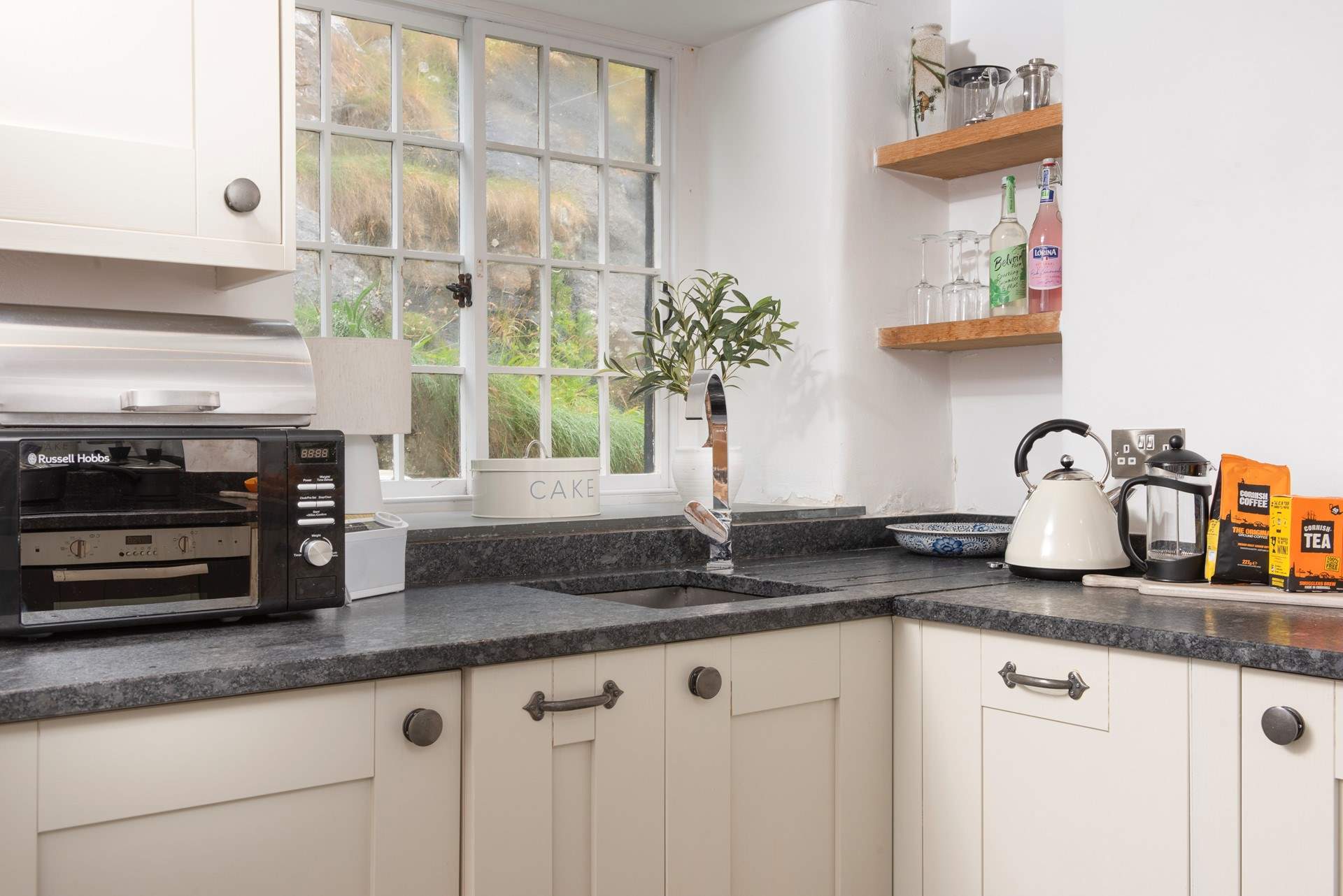 Albatross wraps you with a warm welcome.