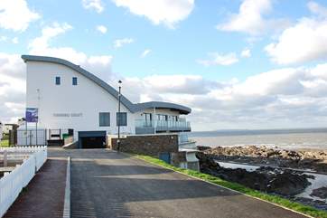 Nassau Court offers you a secure dedicated underground parking place. This is the approach.