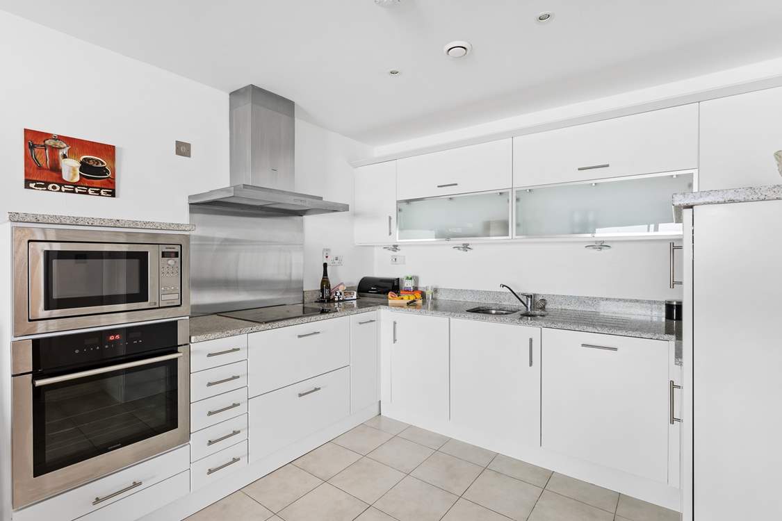 The well equipped kitchen ready for you to cook up a storm should the mood take you!