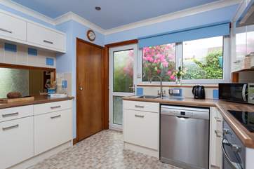 The kitchen is very well-equipped.