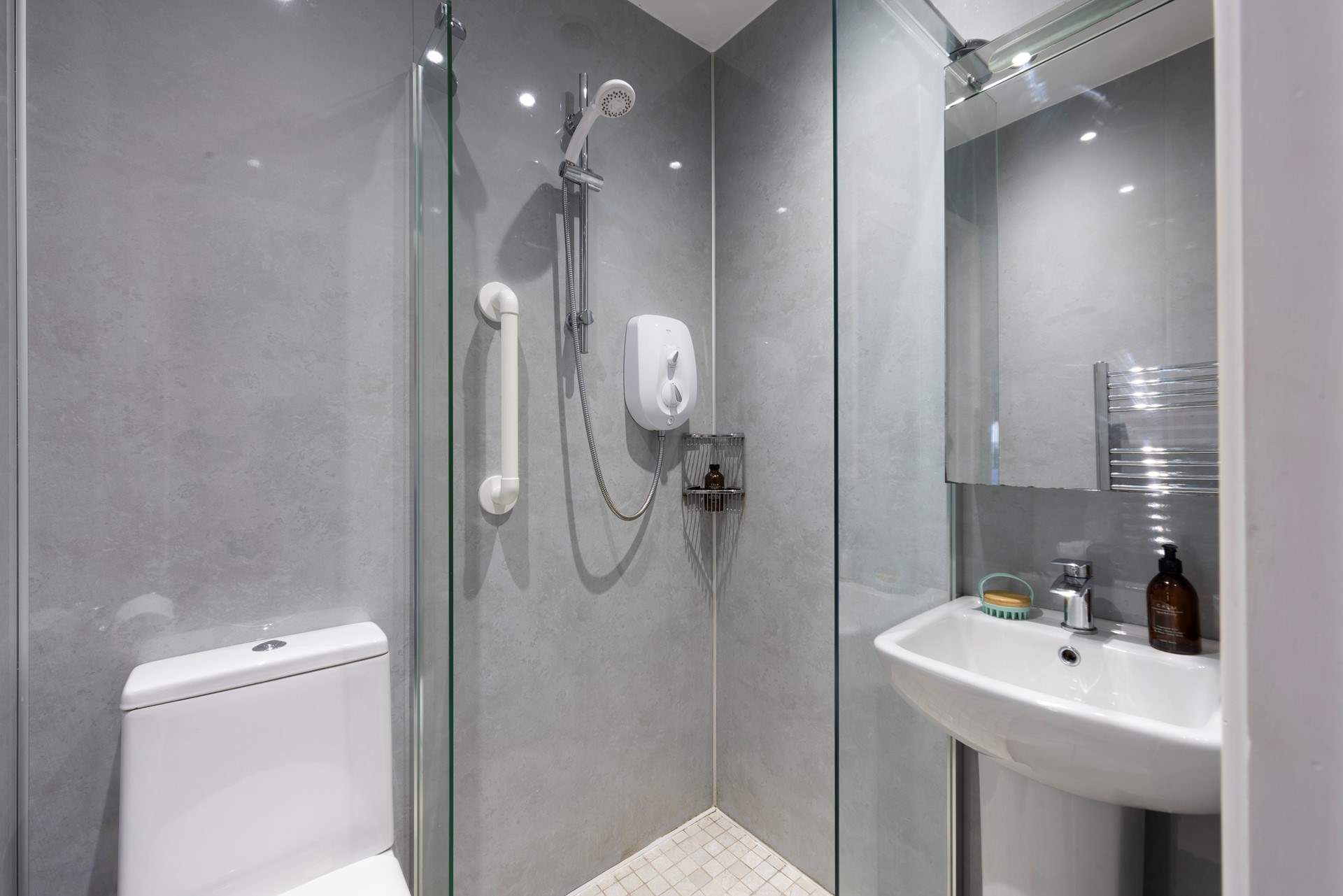 The very modern shower-room.