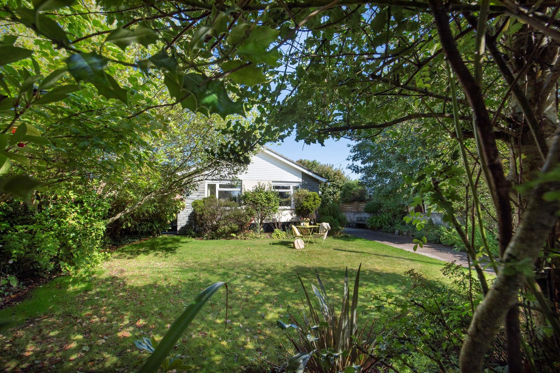 A peaceful setting to enjoy a morning coffee in the garden.
