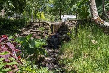 Every aspect of Leigh Barn and its' grounds are lovingly maintained and professionally cared for, all year round.