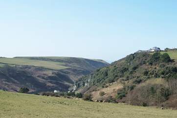 The valley leading down to Trebarwith Strand.