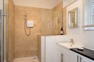The en suite shower-room.