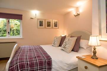 Bedroom 1 on the ground floor has a 6' double bed.