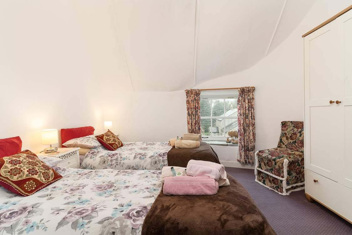 Bedroom 1 with zip and link beds (2'6 or 5').