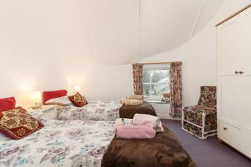 Bedroom 1 with zip and link beds (2'6 or 5').