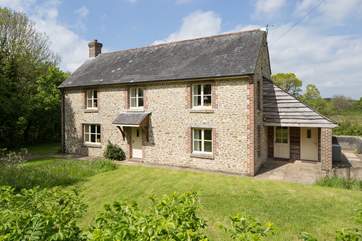 Beech Cottage is a wonderful five bedroom farmhouse that comes with a large garden, and a 450 acre nature reserve...on the doorstep!