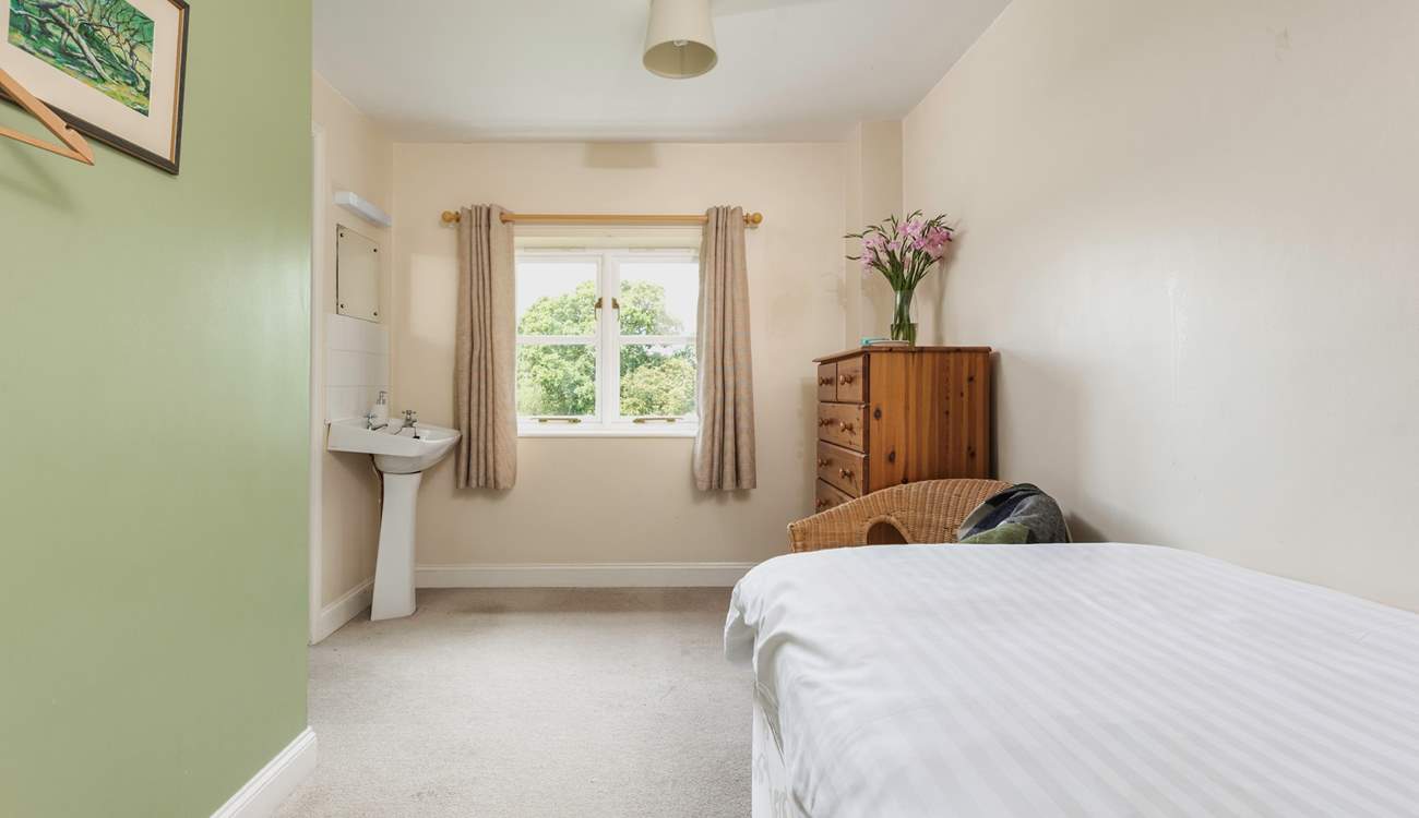 Dragonfly on the first floor, with a wash-basin in the room and also an en suite shower-room.