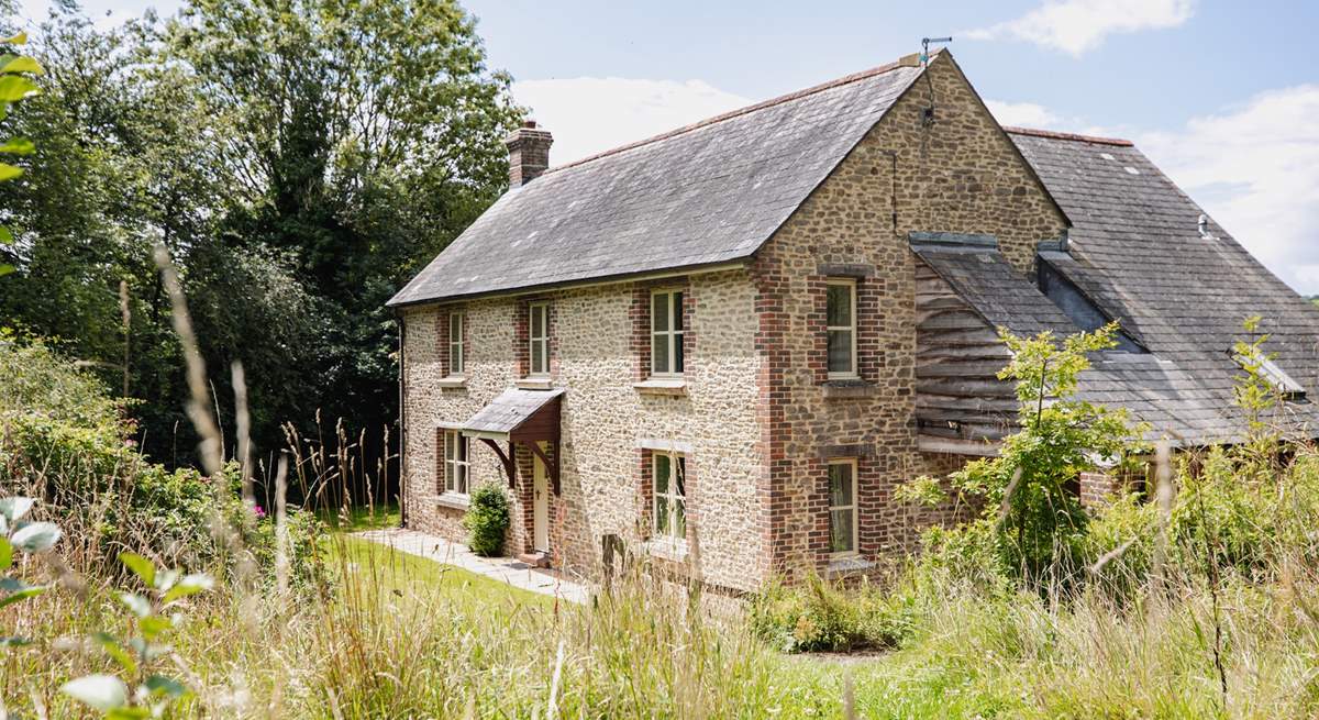 Beech Cottage is a wonderful five bedroom  farmhouse that comes with a large garden, and a 450 acre nature reserve...on the doorstep!