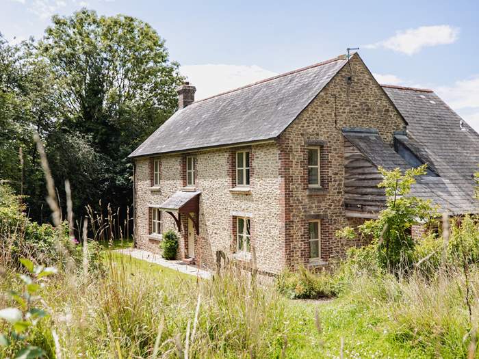 Beech Cottage, Sleeps 9 in Bridport