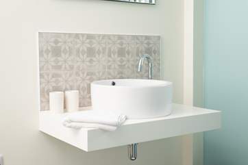 The en-suite.