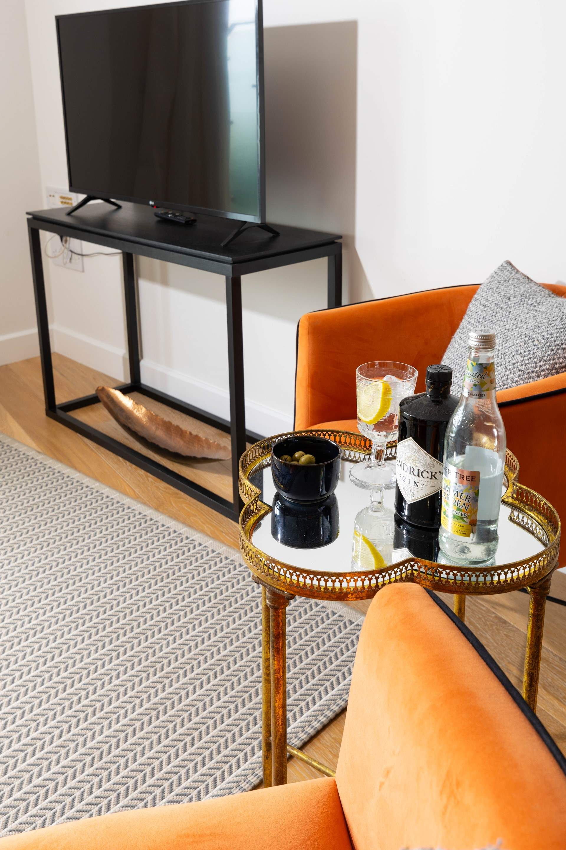 Enjoy a gin and tonic, start your holiday in style!