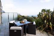 Welcome to Island Time, a contemporary luxury apartment with direct access to the stunning Porthminster beach.