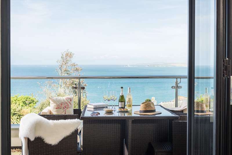 We think the balcony is just perfect for a chilled glass of white wine.