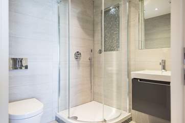 The en suite shower-room.