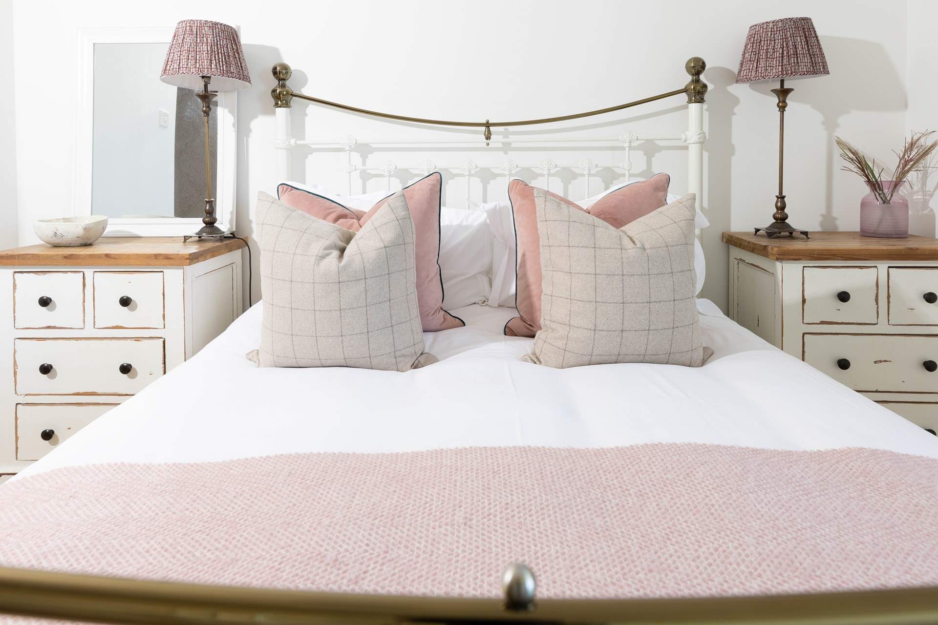 Everything picture perfect and ready for you to appreciate.