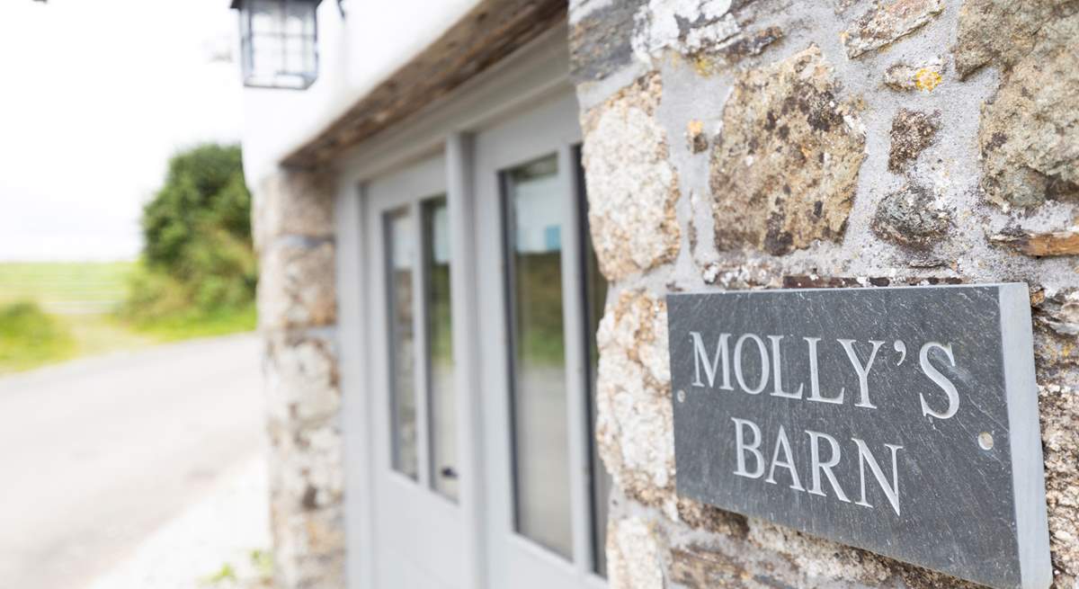 Molly's Barn is a delightful reverse level cottage.