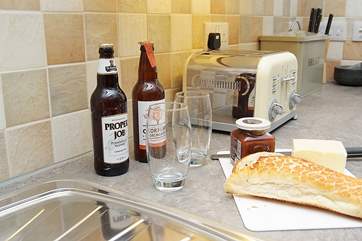 A cold Cornish beer and bread and cheese - a great holiday lunch.