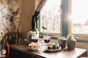 Turn on the Roberts Radio, sit back and relax with a glass of your favourite tipple.