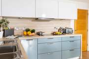 The kitchen is so well-equipped for any aspiring chef.