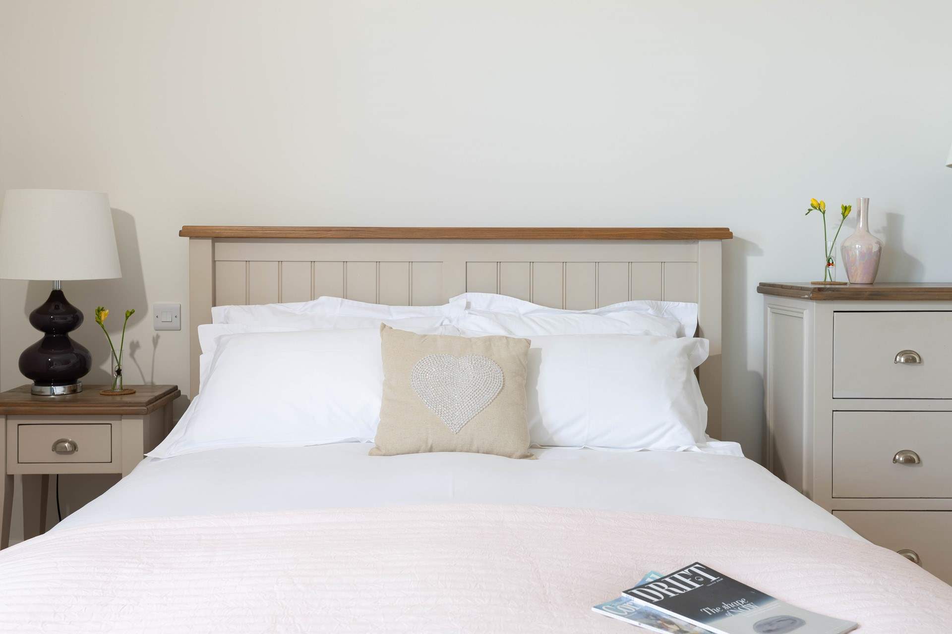 The Lower Deck oozes elegance.