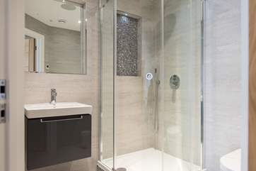The en suite shower-room.
