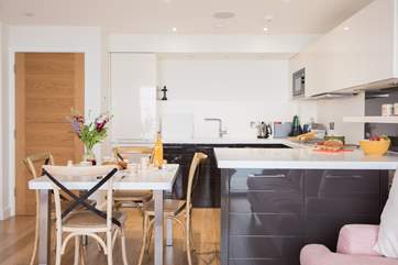 The kitchen is very well-equipped.