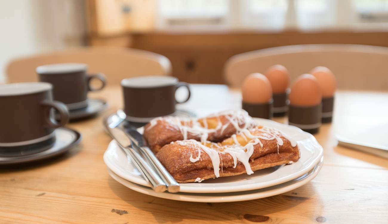 Start the day in style; try the Darling Deli just a short walk uphill in Combe Down for a classic cooked breakfast.