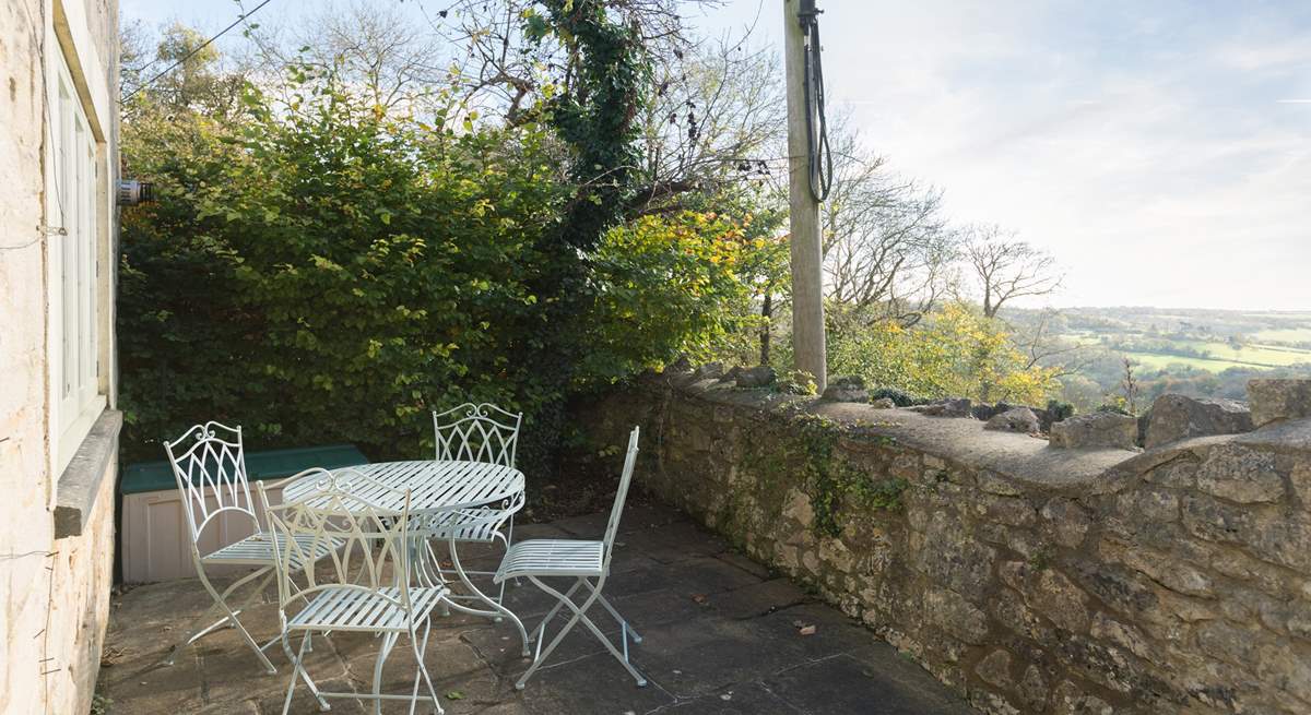 The cottage is in a very pretty hamlet at the top of a lovely valley, just two miles from Bath. There is a pub within walking distance in Monkton Combe - just down the hill.