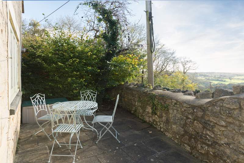 The cottage is in a very pretty hamlet at the top of a lovely valley, just two miles from Bath. There is a pub within walking distance in Monkton Combe - just down the hill.