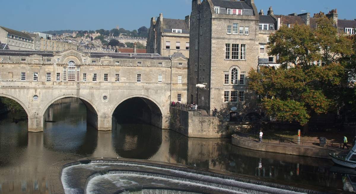 Kingham Cottage is just two miles from the centre of the fabulous historic city of Bath.