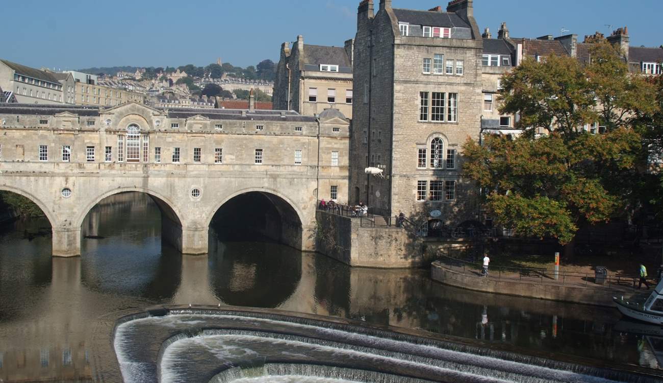 Kingham Cottage is just two miles from the centre of the fabulous historic city of Bath.