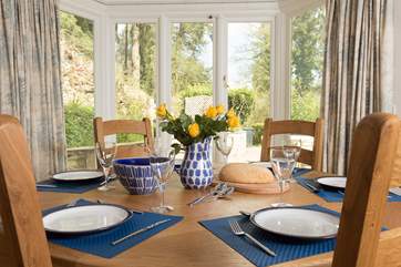 Enjoy lovely relaxed meals with family and friends.