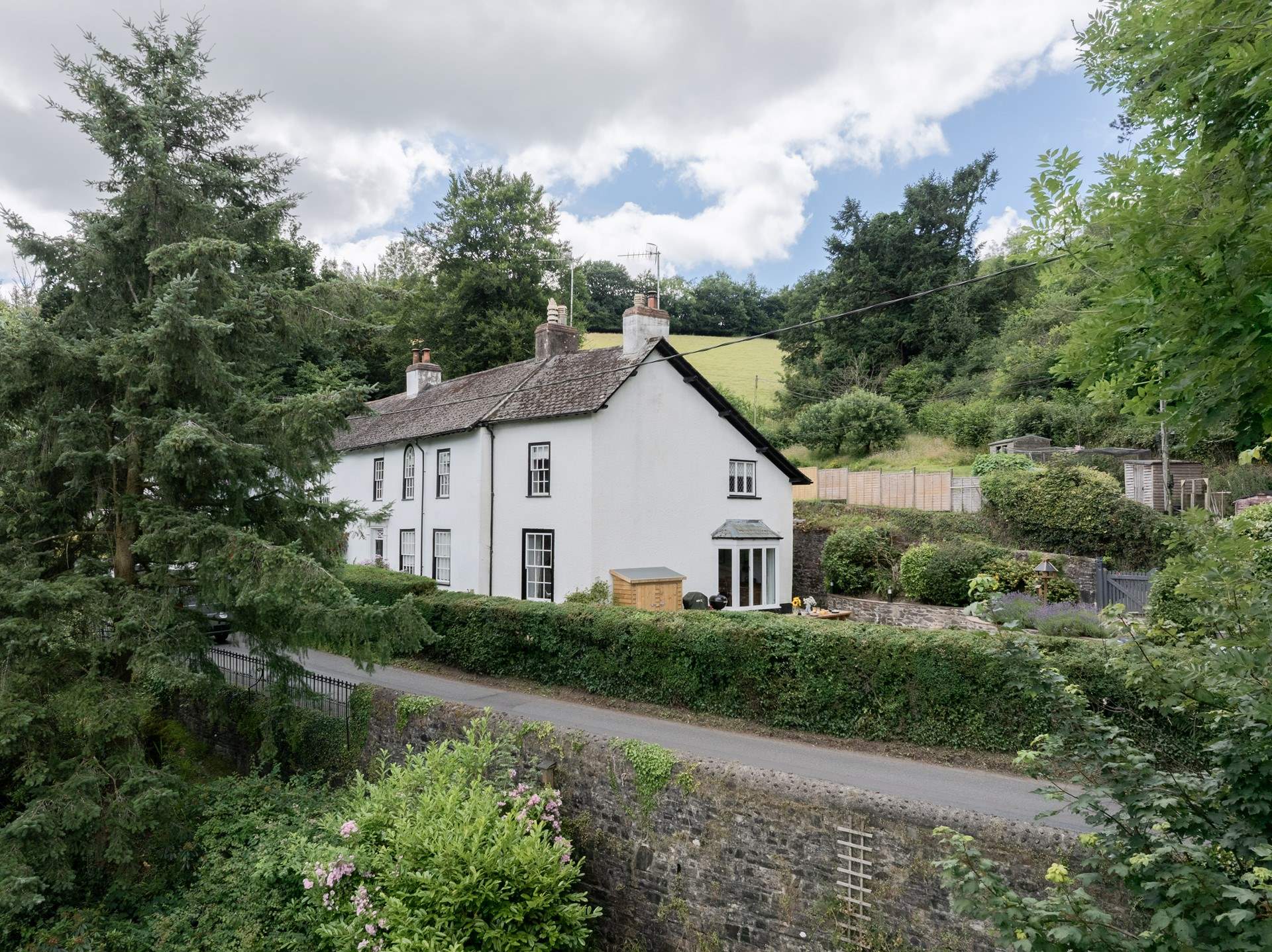 Such a pretty location.