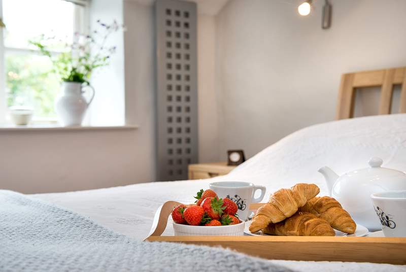 Breakfast in bed, why not, you are on holiday!