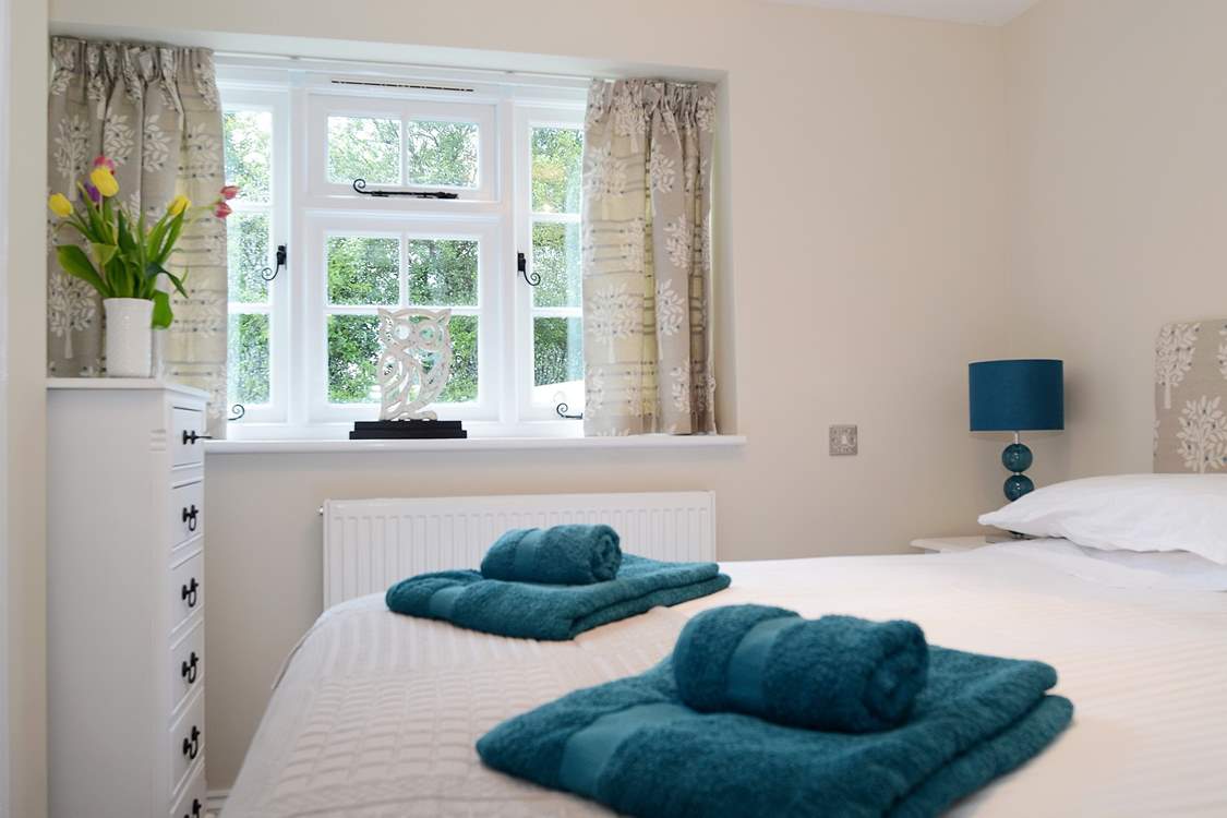 Enjoy a wonderful sleep in the super comfy 5' 'zip and link' bed.