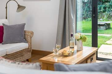 Sit back and relax with the sound of birdsong in this lovely, tranquil location.
