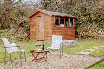 Sit back and relax with the sound of birdsong in this lovely, tranquil location.