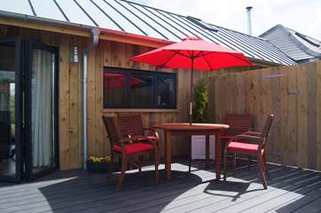 The outdoor sitting-area.