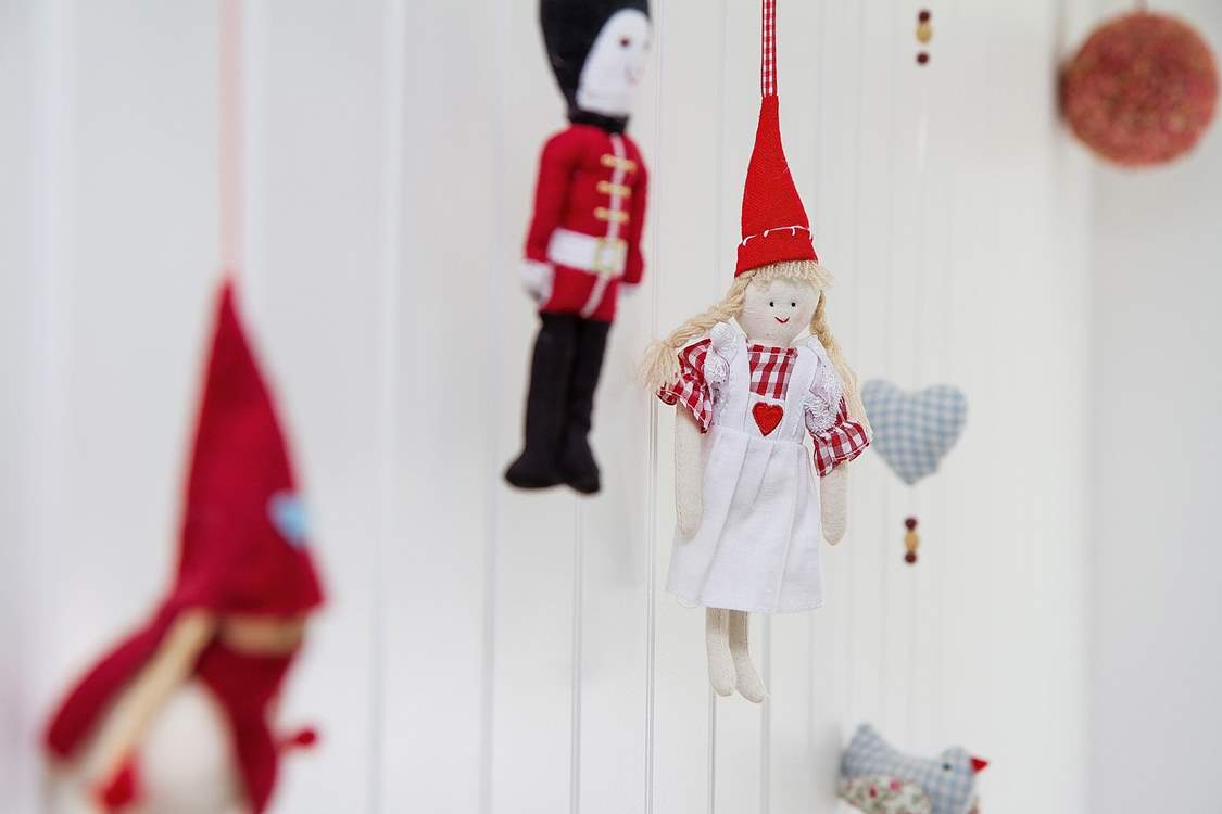 Charming touches such as these are found throughout the cottage.